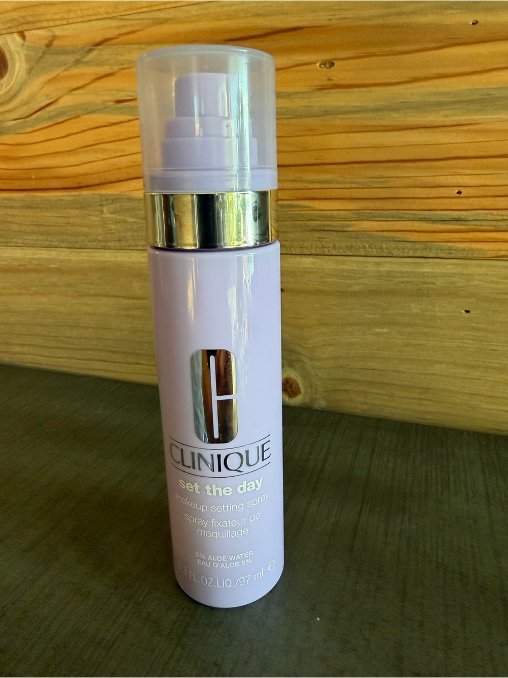 Clinique makeup setting spray